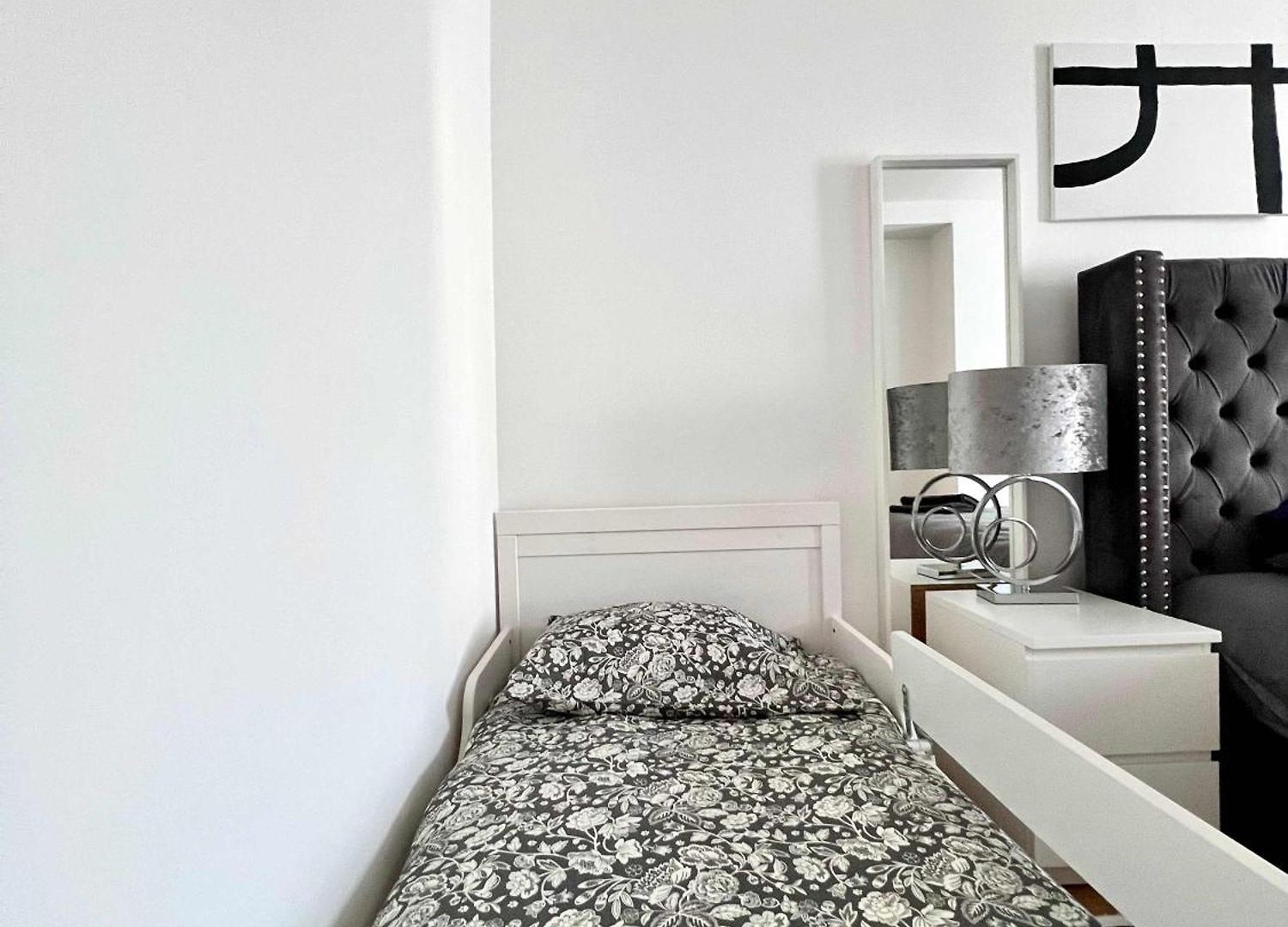 Apartment Family & Cosy For Up To 9 Guests Near Midi Station Brussels