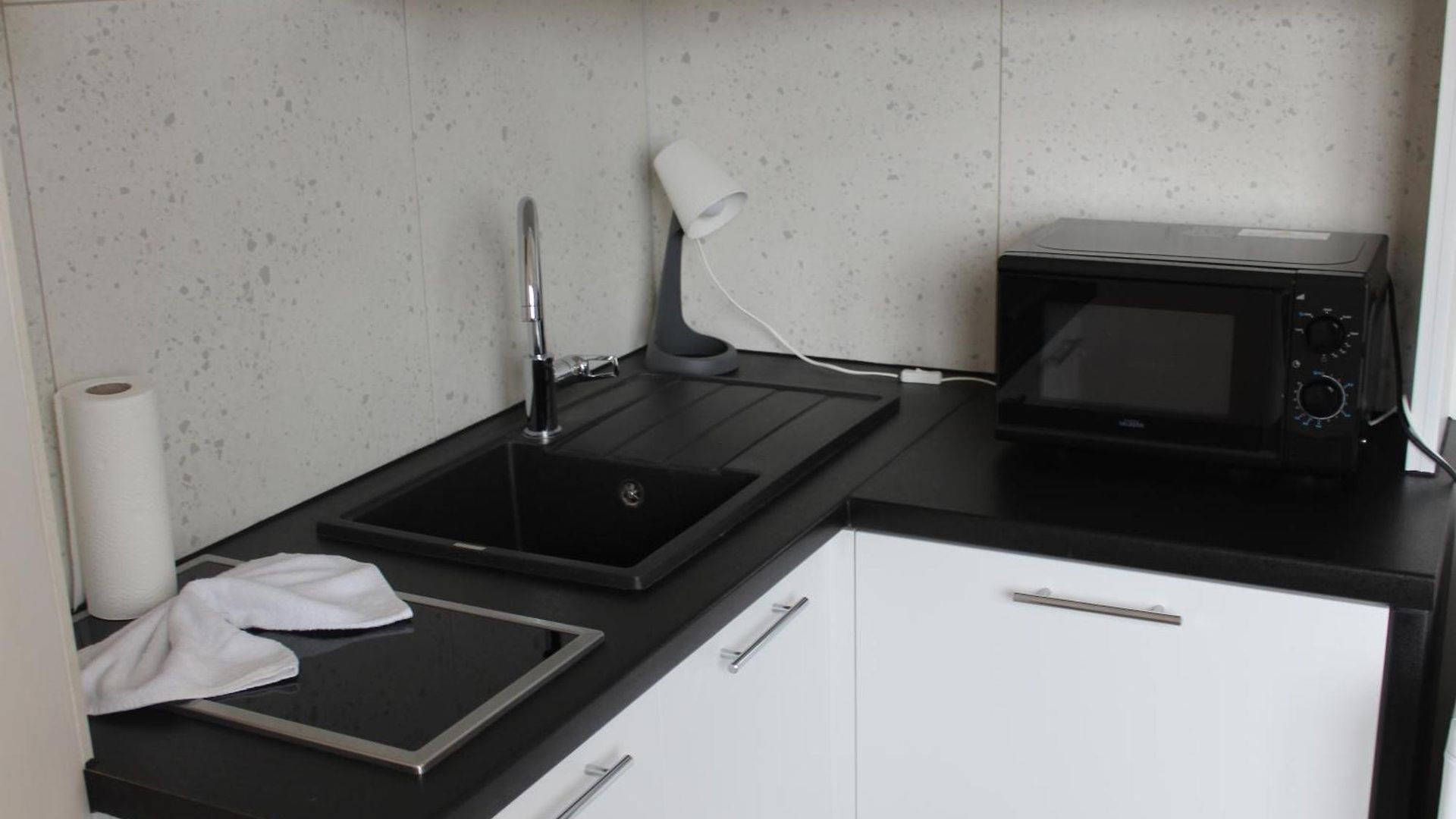 Elegant Renovated Studio, Center * Brussels