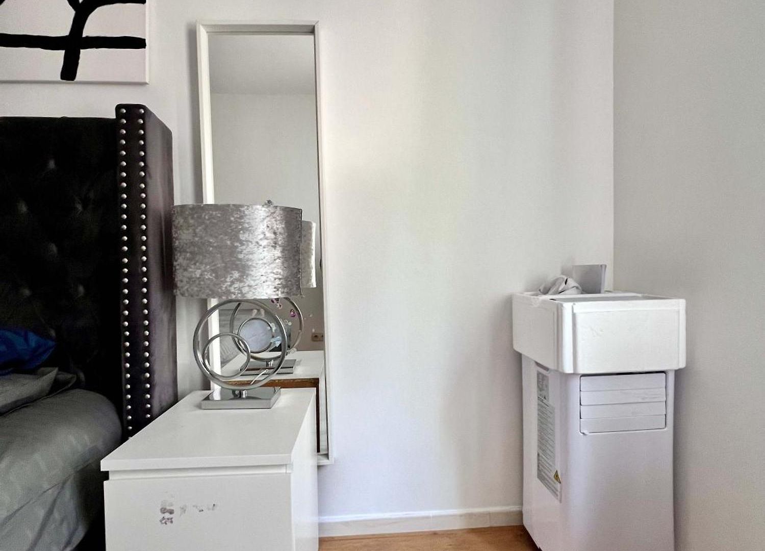 Family & Cosy For Up To 9 Guests Near Midi Station Apartment Brussels