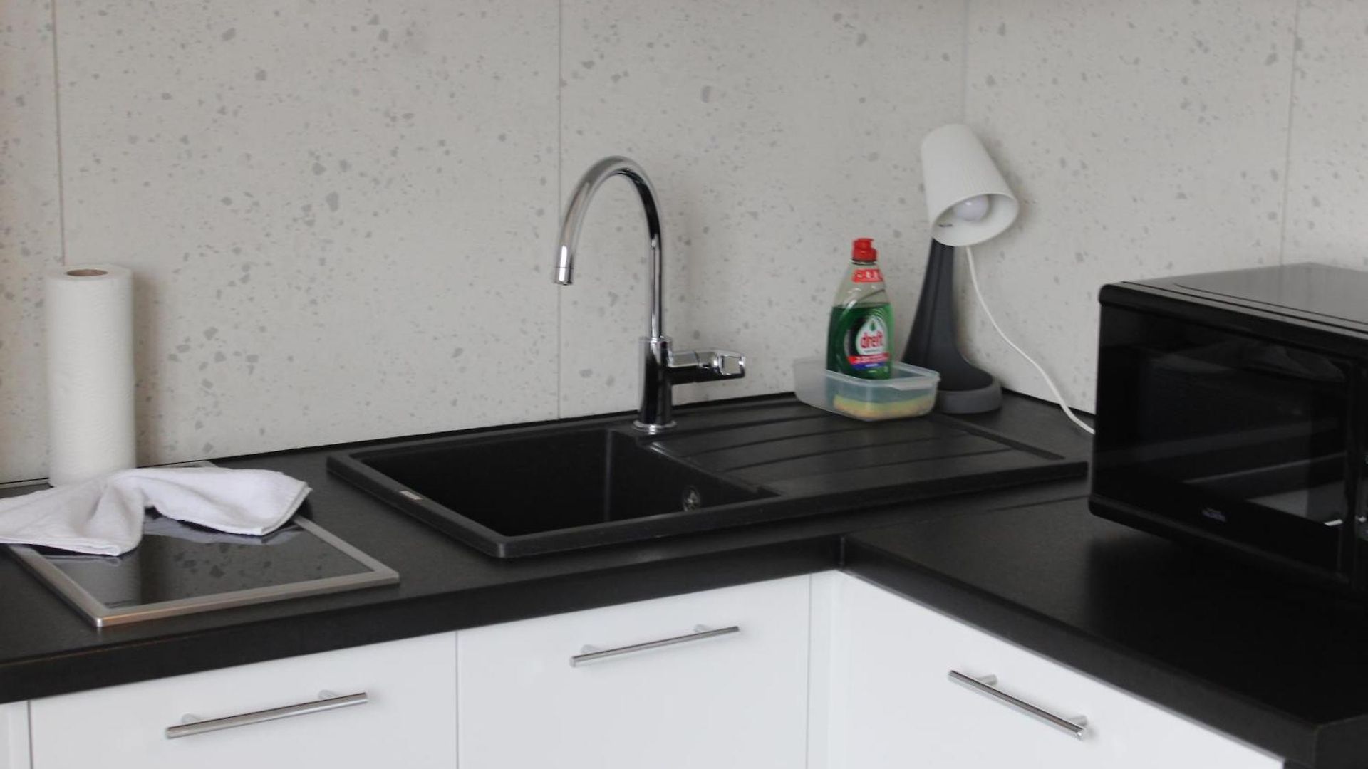 Elegant Renovated Studio, Center Apartment Brussels