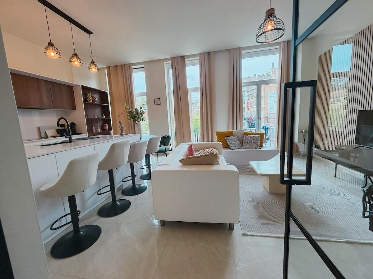 Bright & Stylish 2br Quiet Terrace *