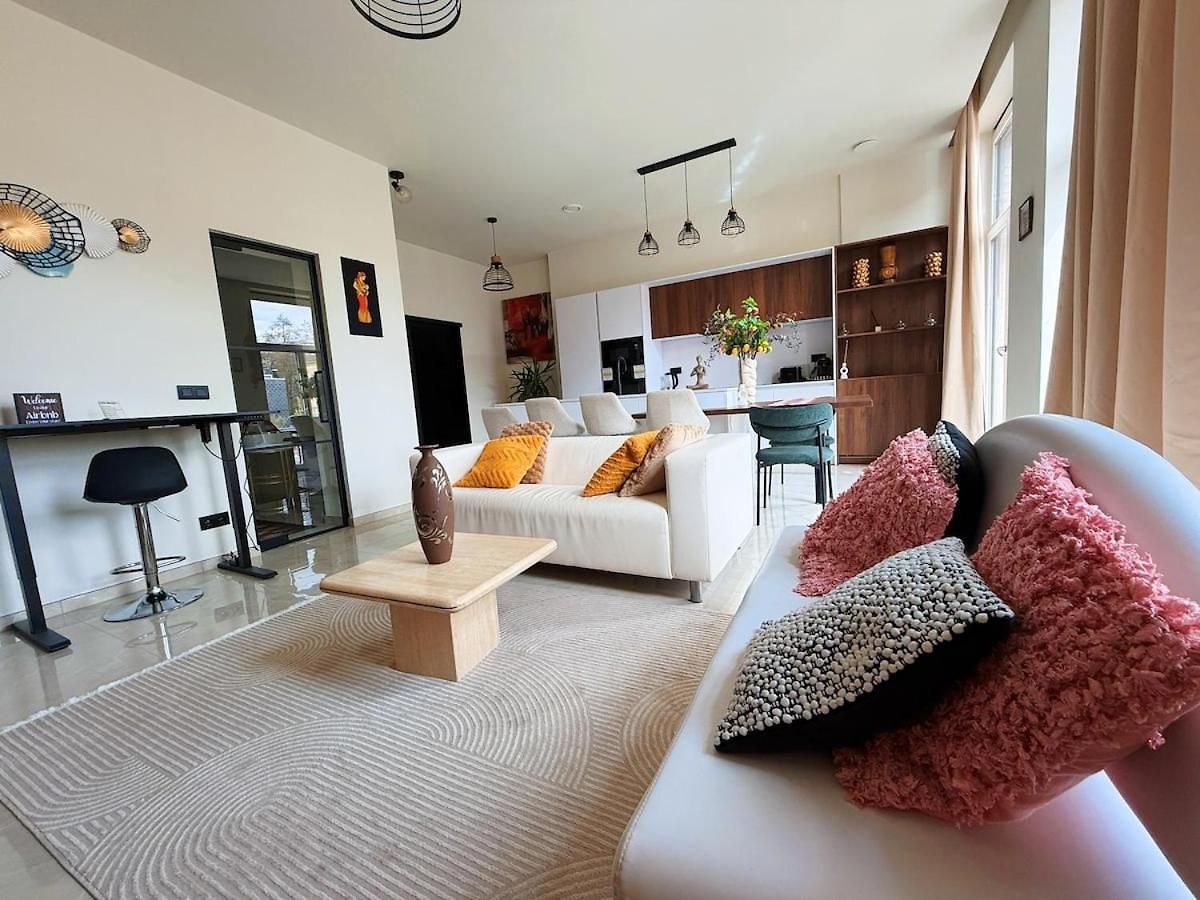 Bright & Stylish 2br Quiet Terrace *