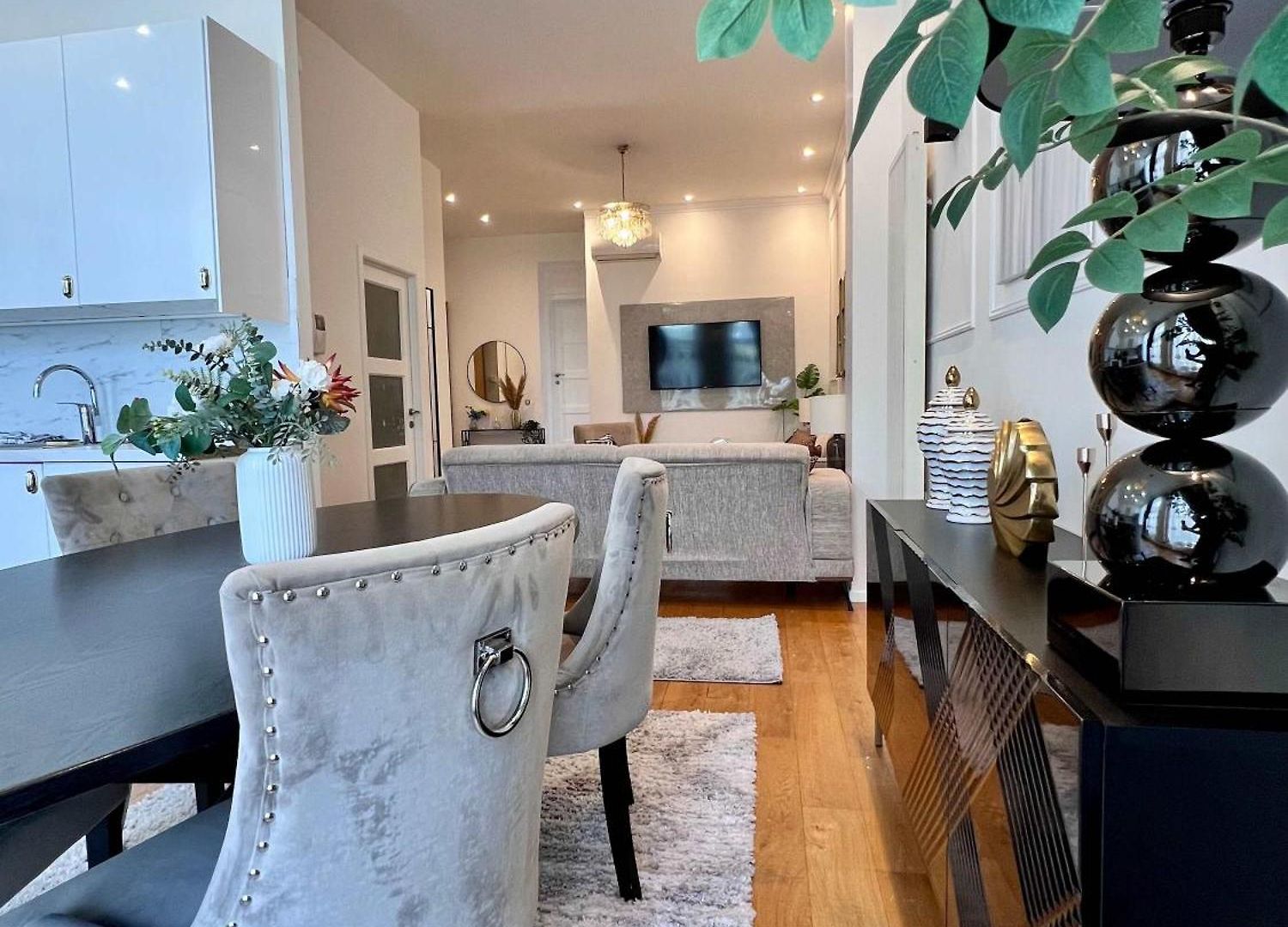 Apartment Family & Cosy For Up To 9 Guests Near Midi Station