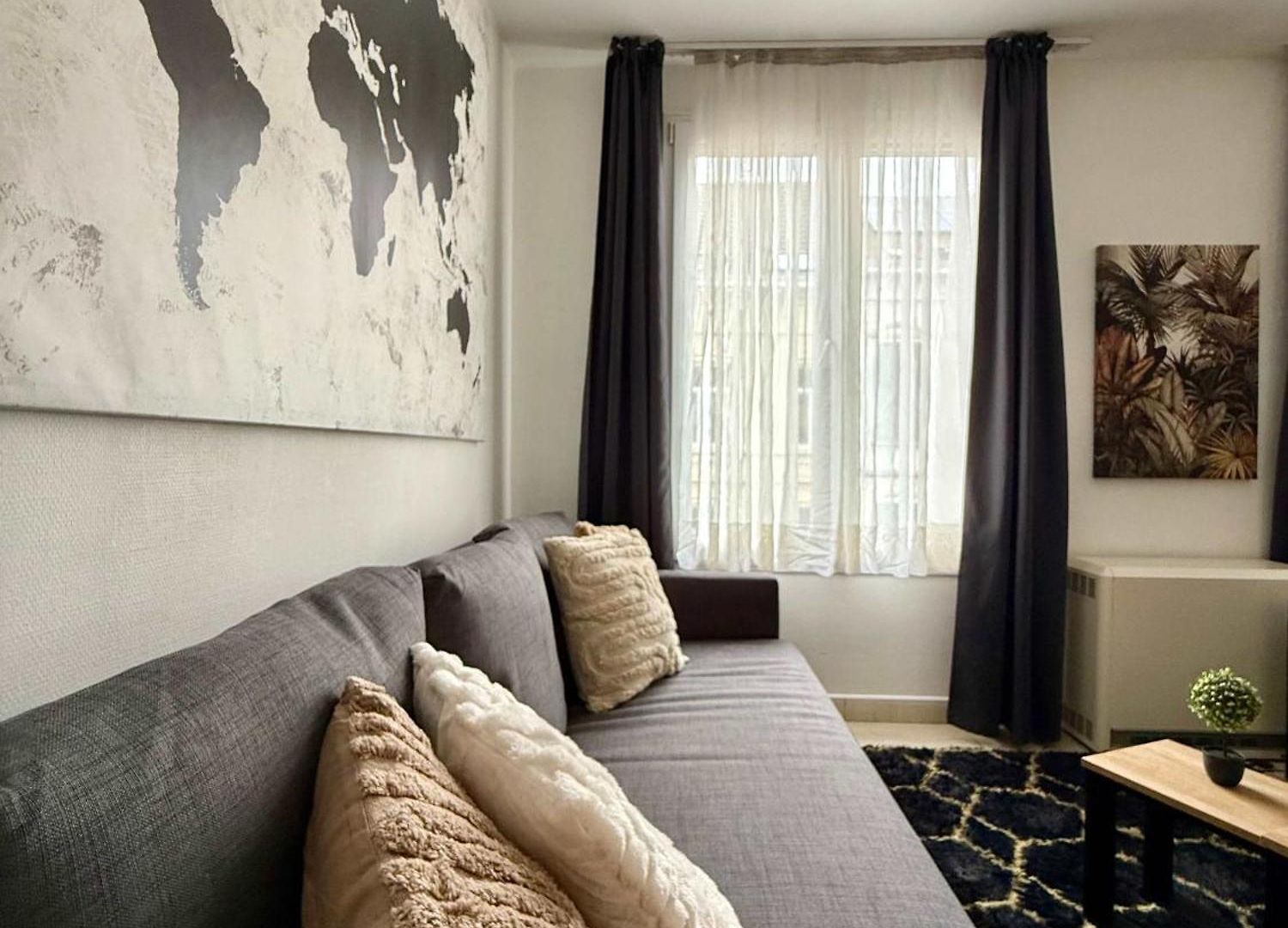 Apartment & Elegant Close To The European Parliament