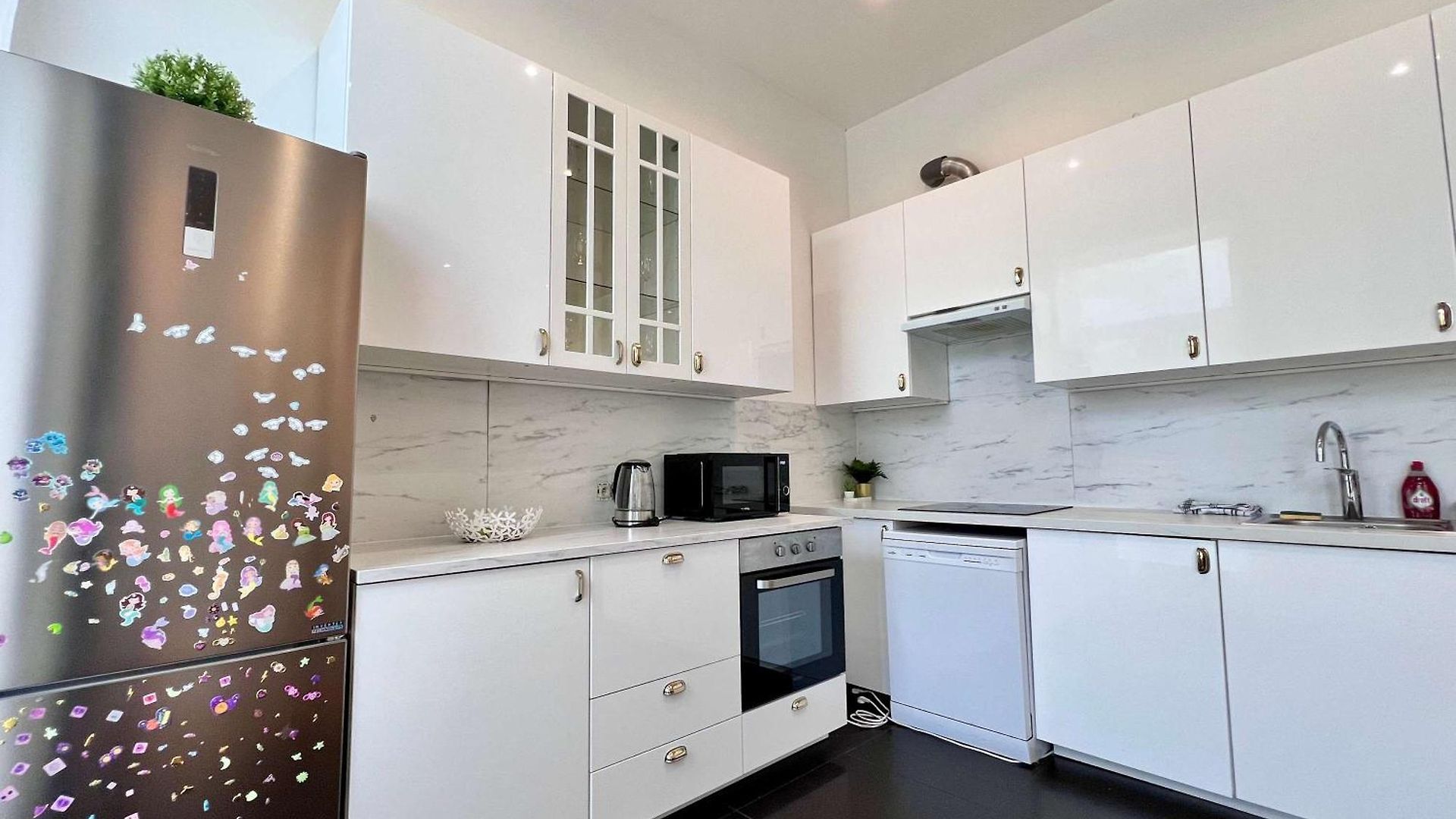 Apartment Family & Cosy For Up To 9 Guests Near Midi Station Brussels