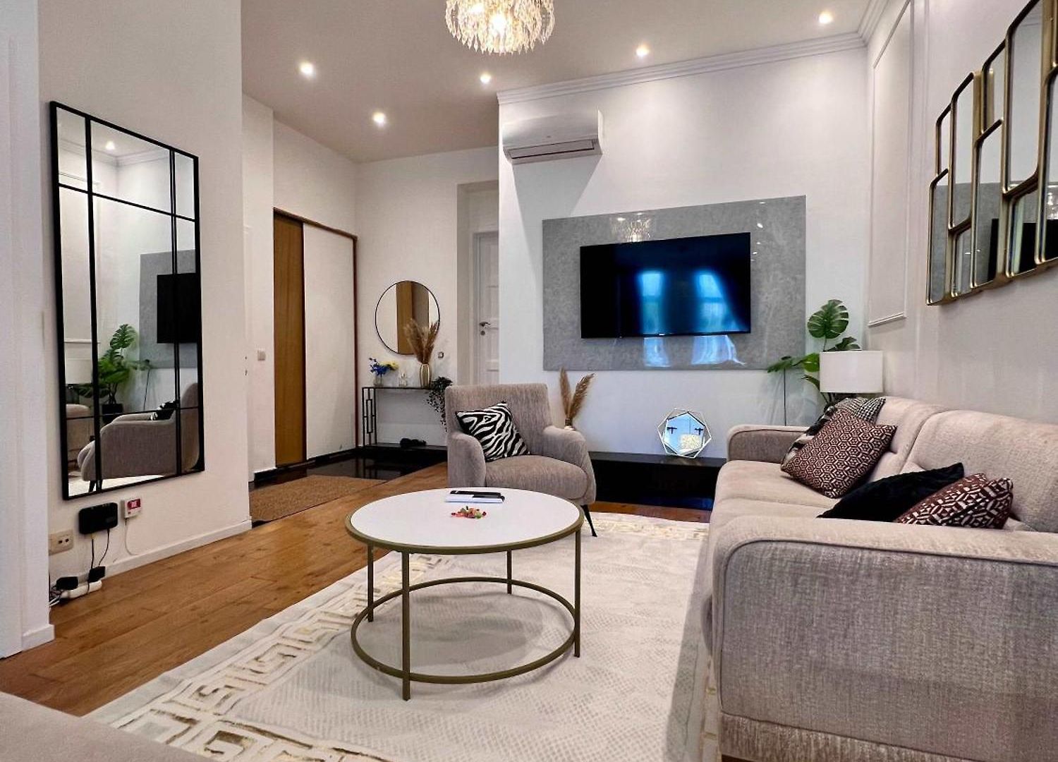 Apartment Family & Cosy For Up To 9 Guests Near Midi Station Brussels