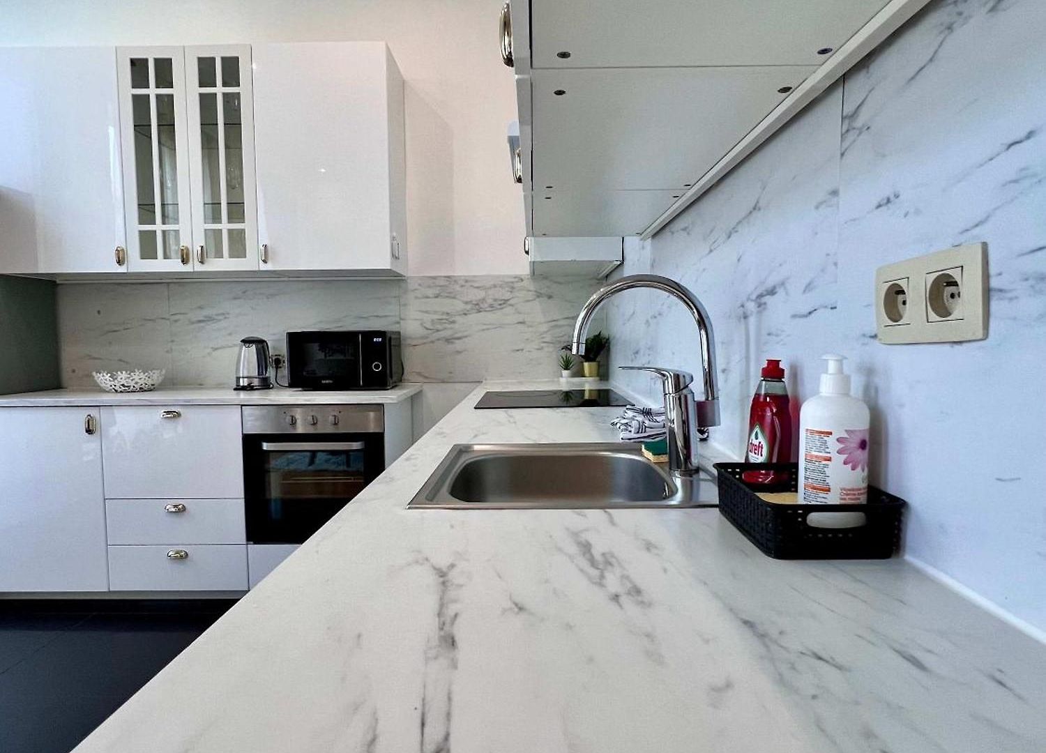 Family & Cosy For Up To 9 Guests Near Midi Station Apartment Brussels