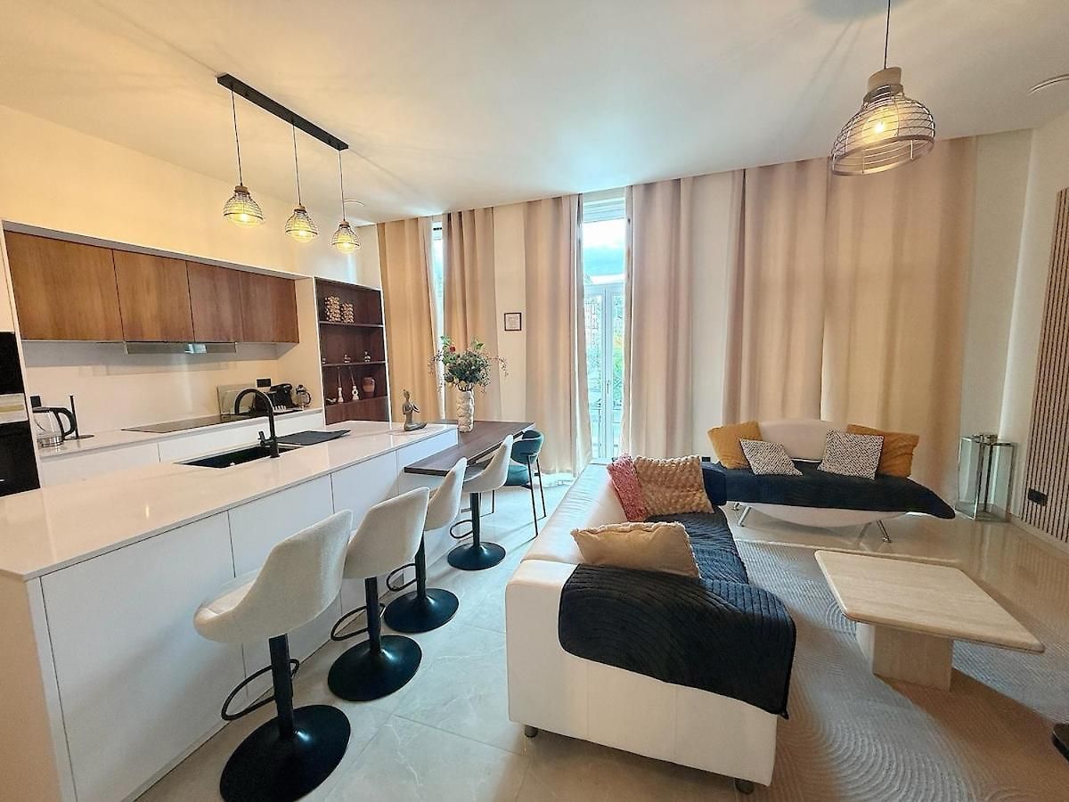 Bright & Stylish 2br Quiet Terrace Apartment Brussels