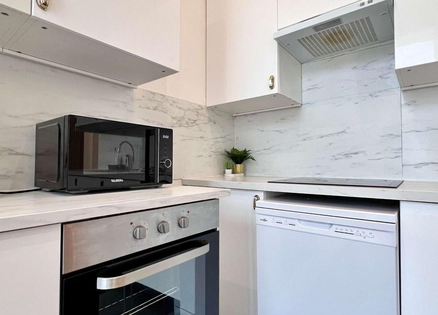 Apartment Family & Cosy For Up To 9 Guests Near Midi Station Brussels