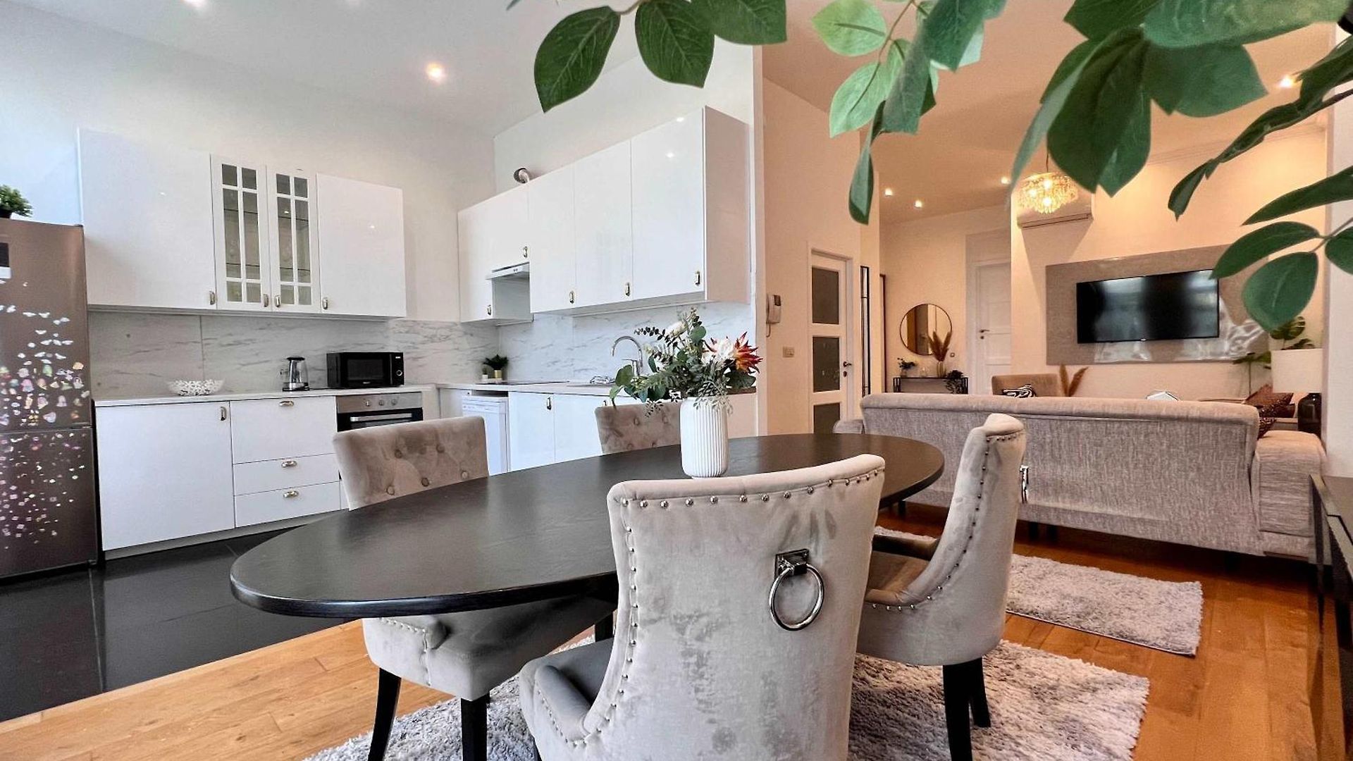Family & Cosy For Up To 9 Guests Near Midi Station *