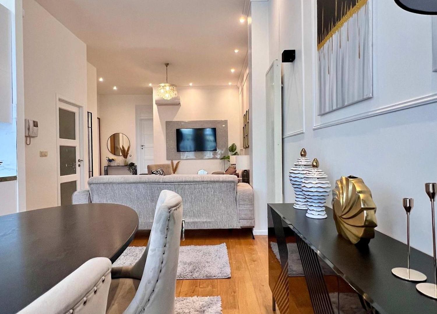 Apartment Family & Cosy For Up To 9 Guests Near Midi Station *