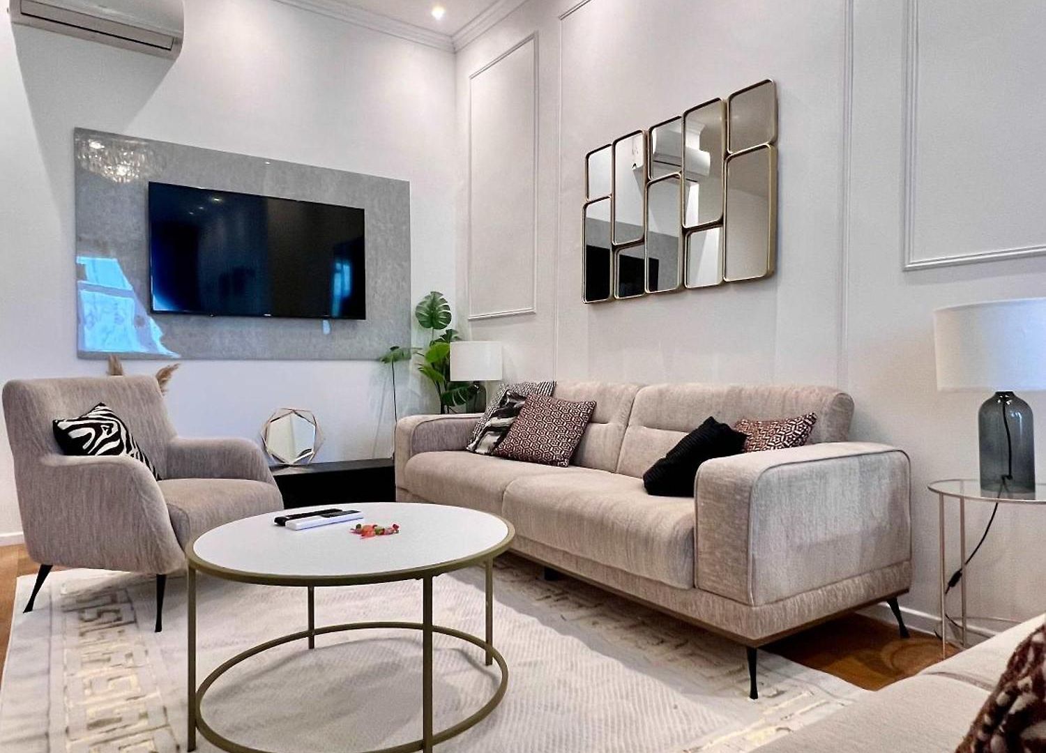 Family & Cosy For Up To 9 Guests Near Midi Station Apartment *