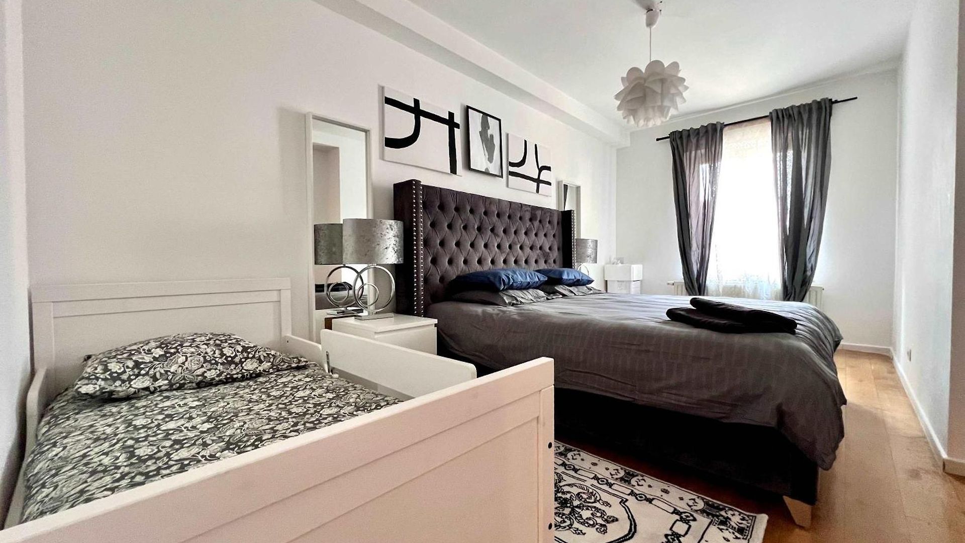 Family & Cosy For Up To 9 Guests Near Midi Station Apartment Brussels