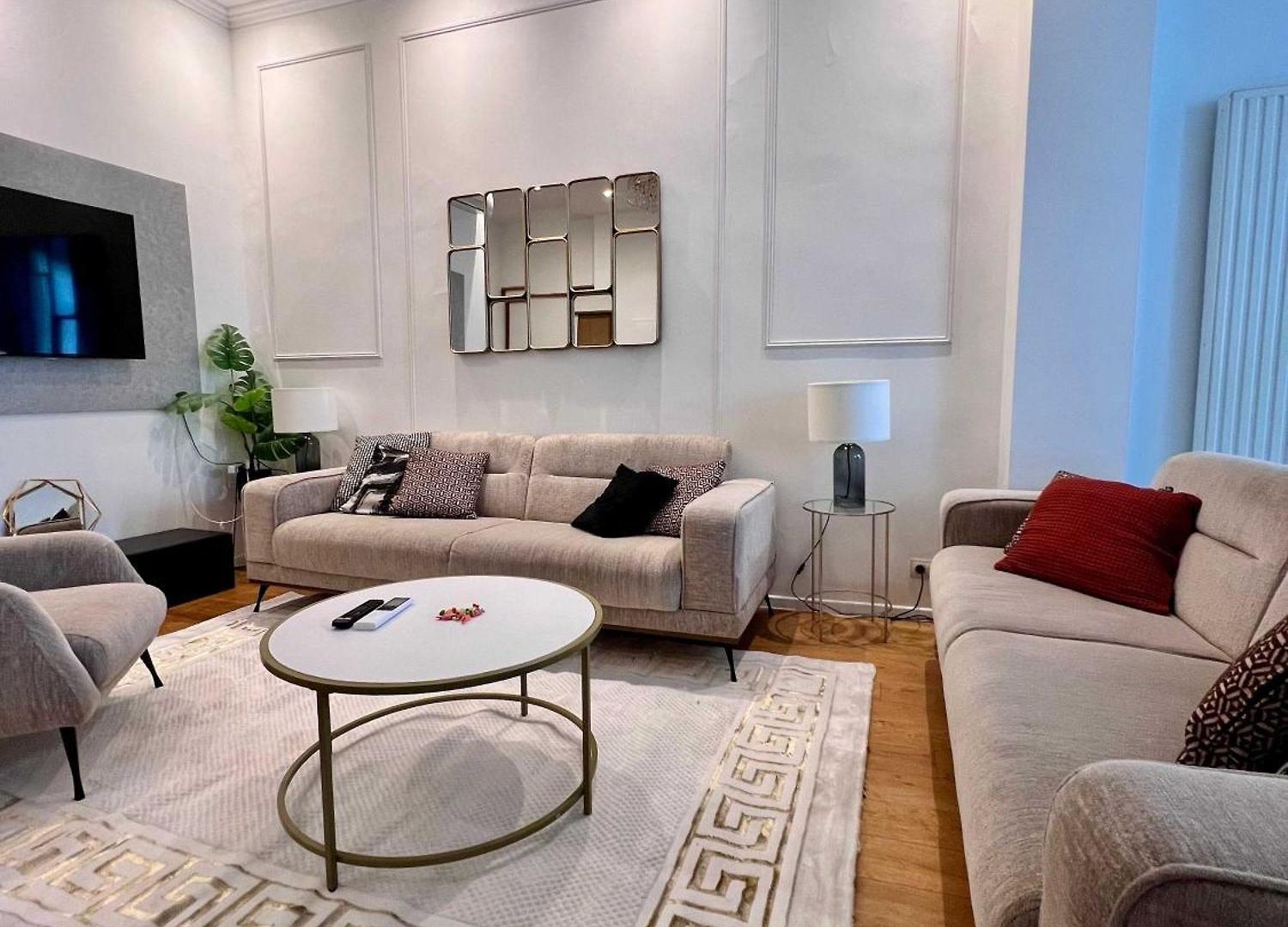 Family & Cosy For Up To 9 Guests Near Midi Station