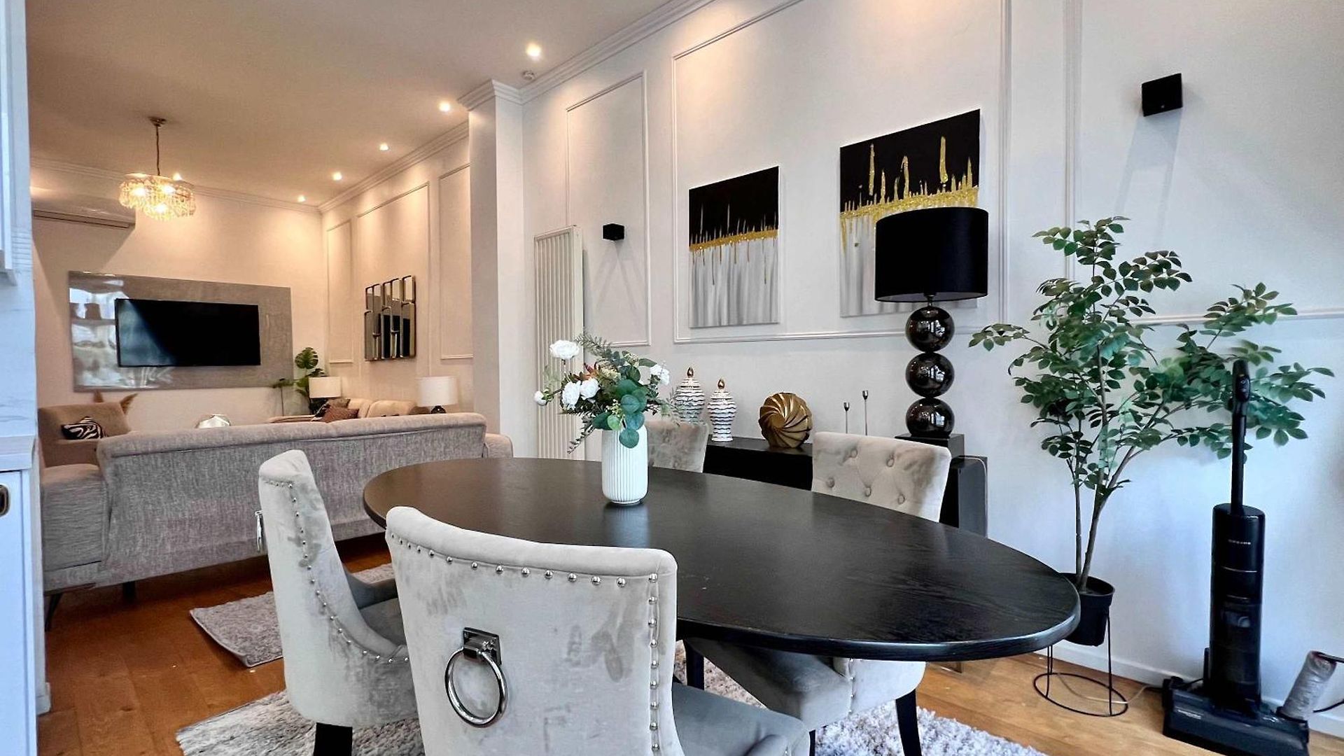 Family & Cosy For Up To 9 Guests Near Midi Station Apartment *