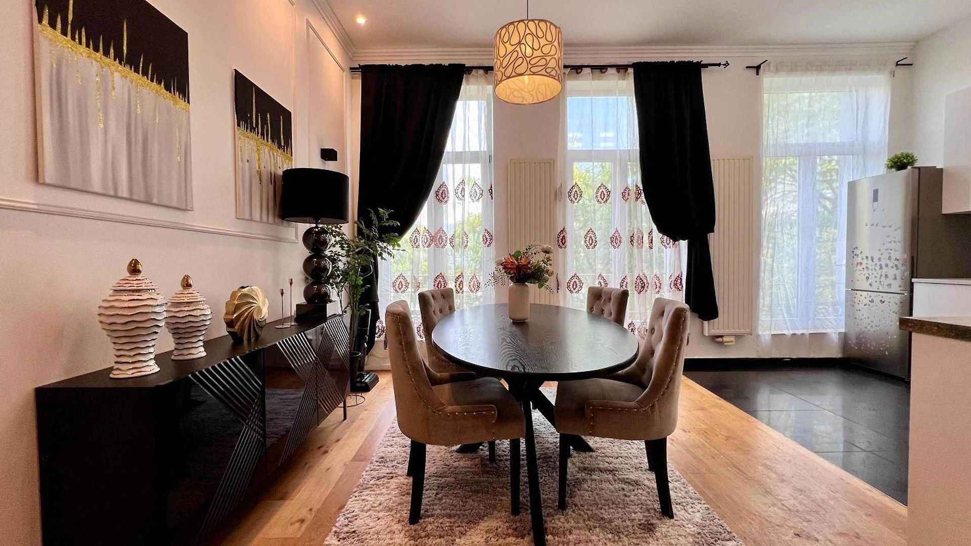 Family & Cosy For Up To 9 Guests Near Midi Station Brussels