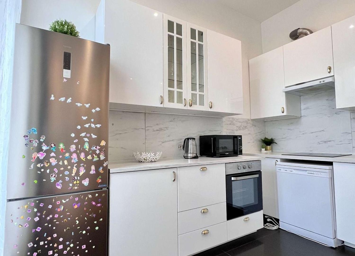Family & Cosy For Up To 9 Guests Near Midi Station Brussels