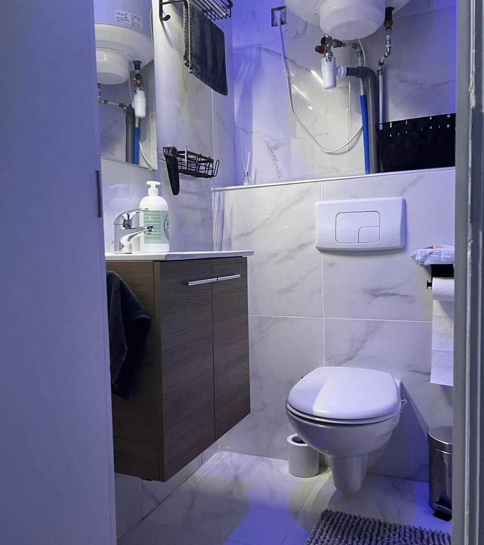Stylish & Modern In Centre *