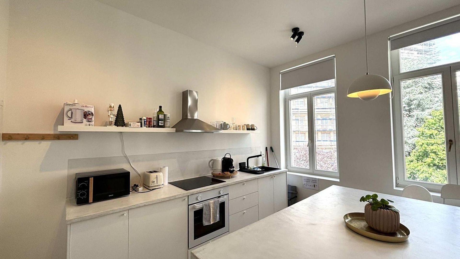 Stylish In Chatelain - Parking & Comfort