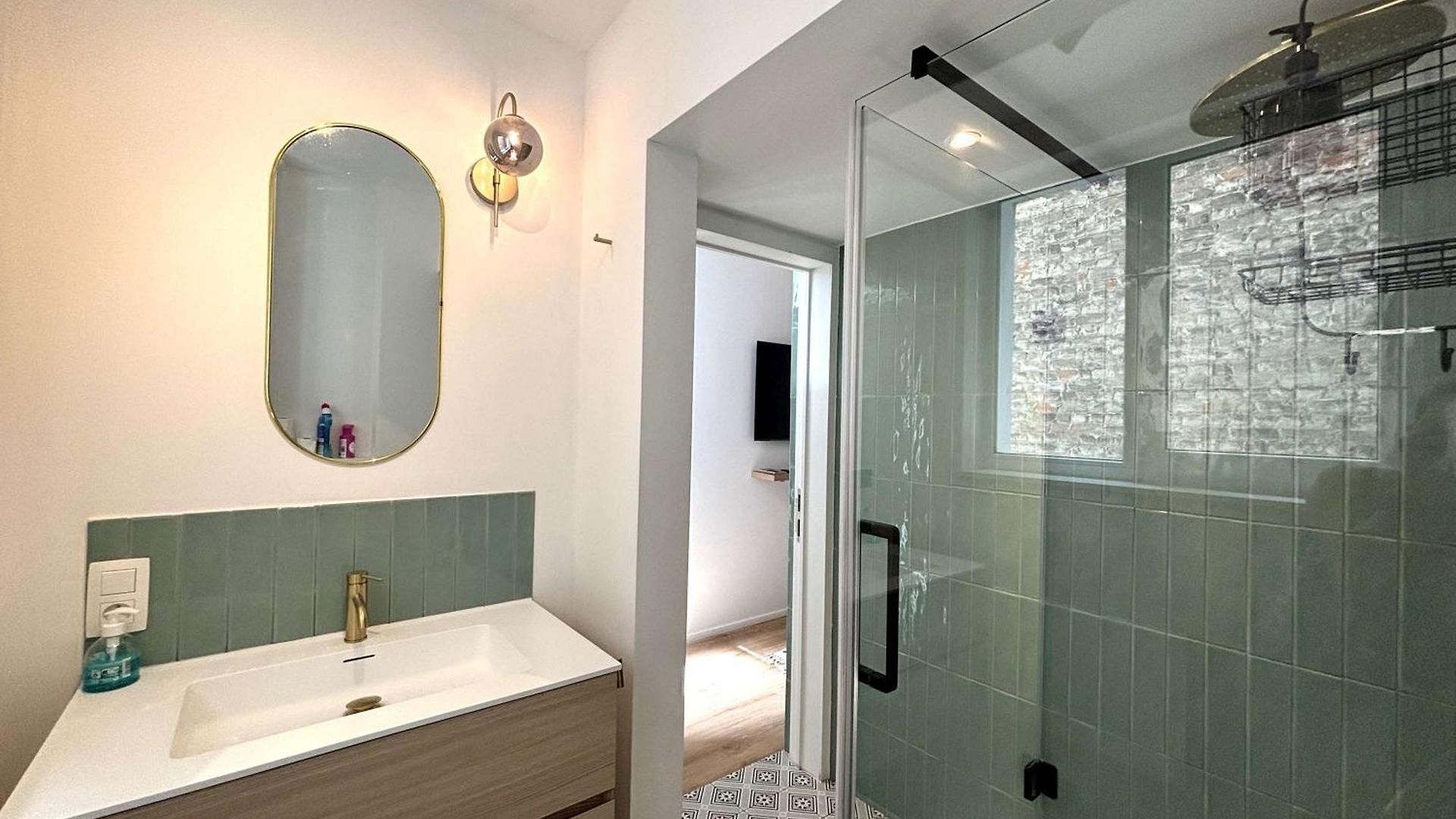 Stylish In Chatelain - Parking & Comfort *