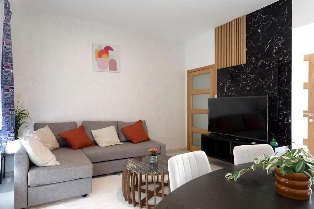 Cozy, Bright 2-bedroom Duplex In Brussels-laeken * Brussels