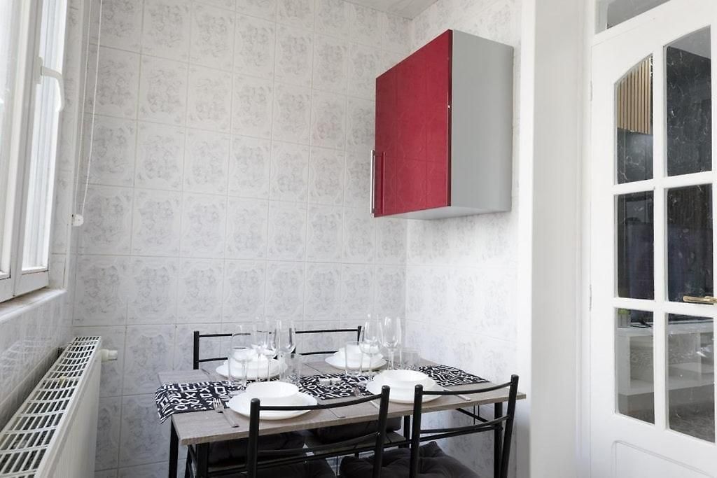 Cozy, Bright 2-bedroom Duplex In Brussels-laeken *