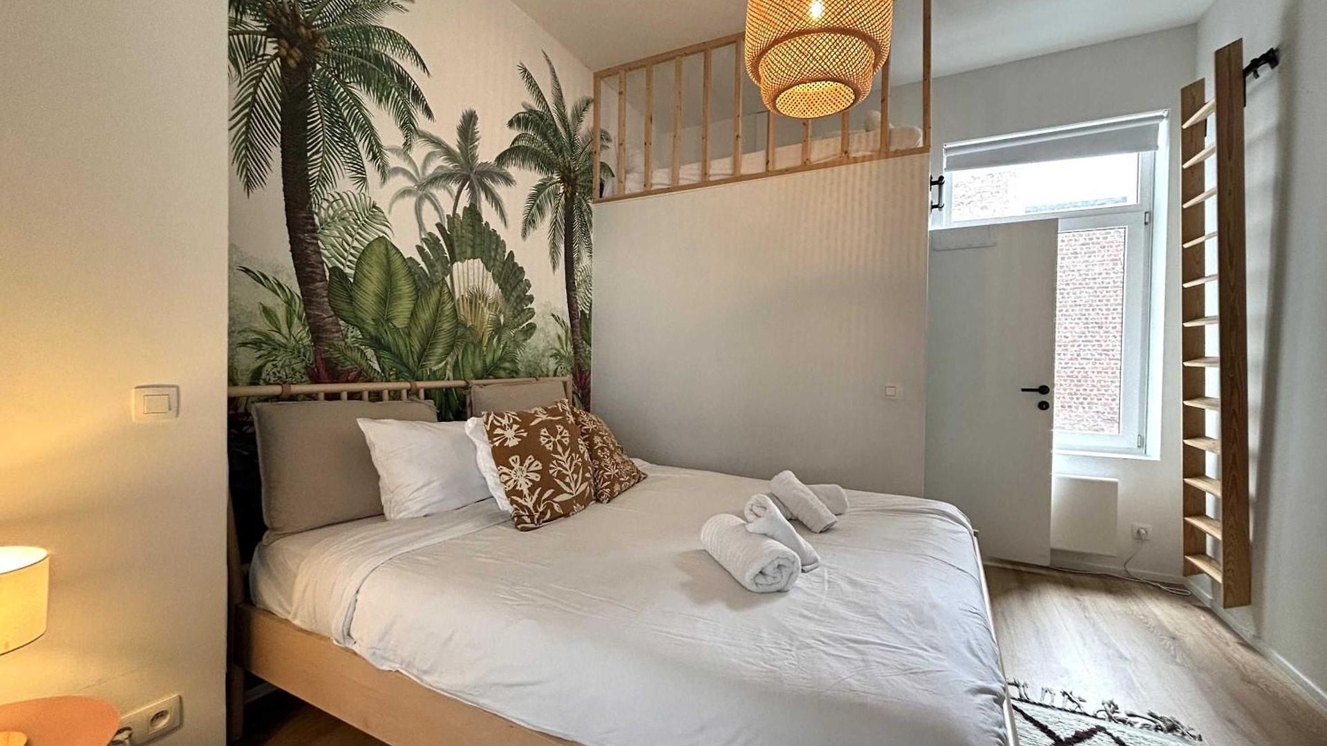 Stylish In Chatelain - Parking & Comfort