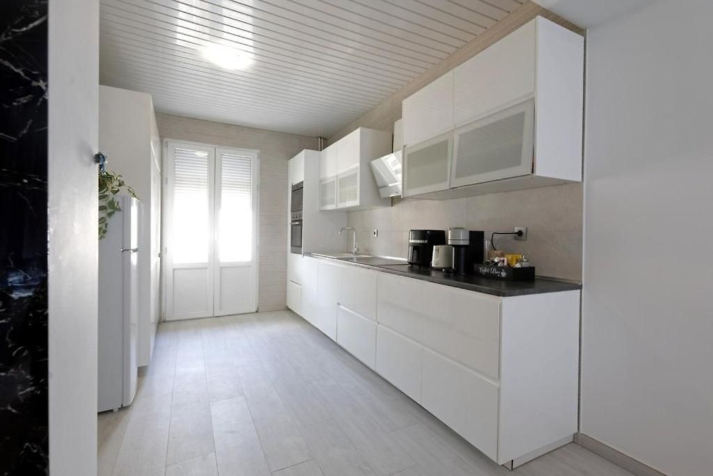 Cozy, Bright 2-bedroom Duplex In Brussels-laeken *