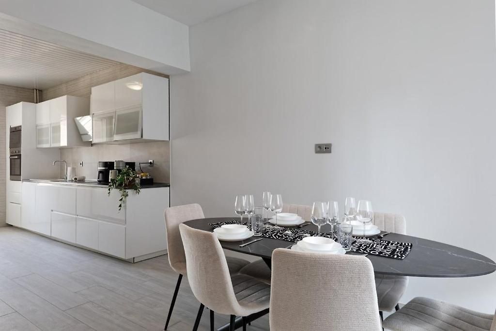 Apartment Cozy, Bright 2-bedroom Duplex In Brussels-laeken