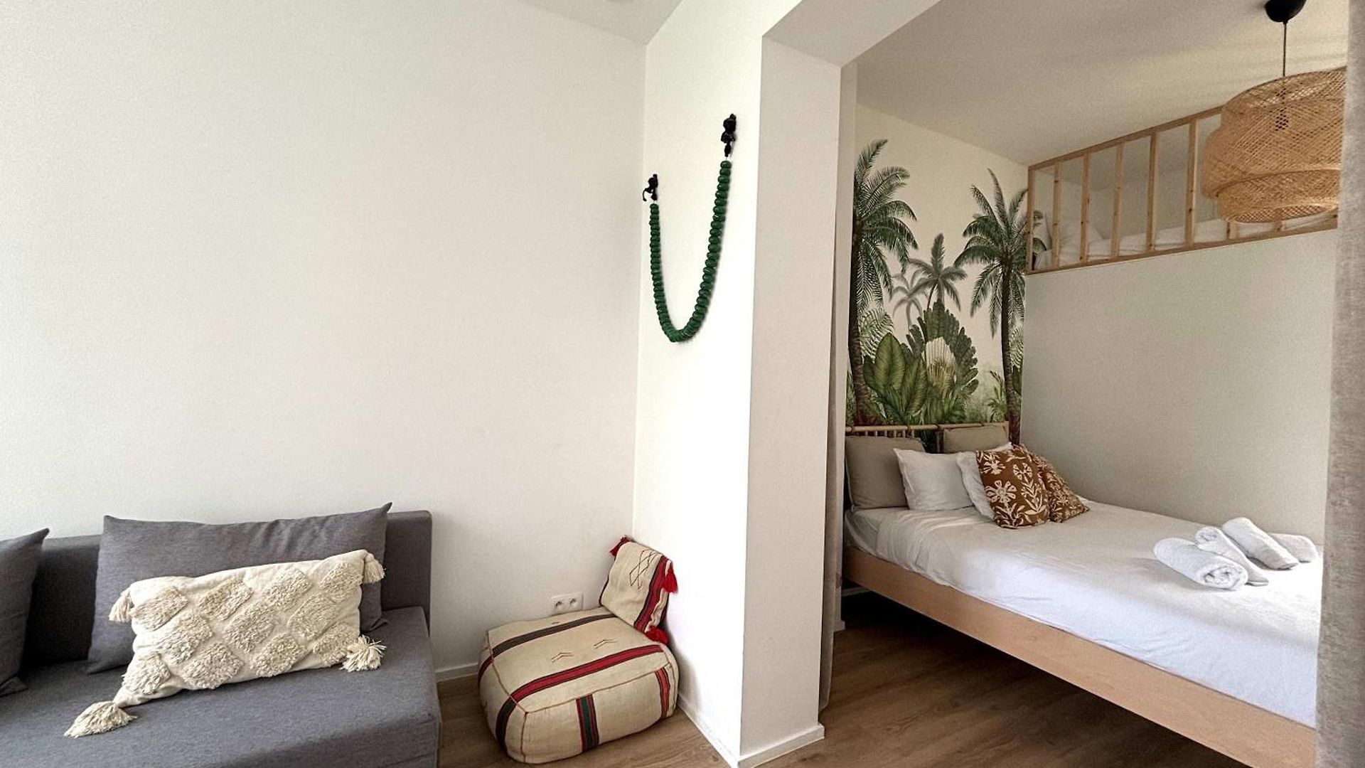 Apartment Stylish In Chatelain - Parking & Comfort