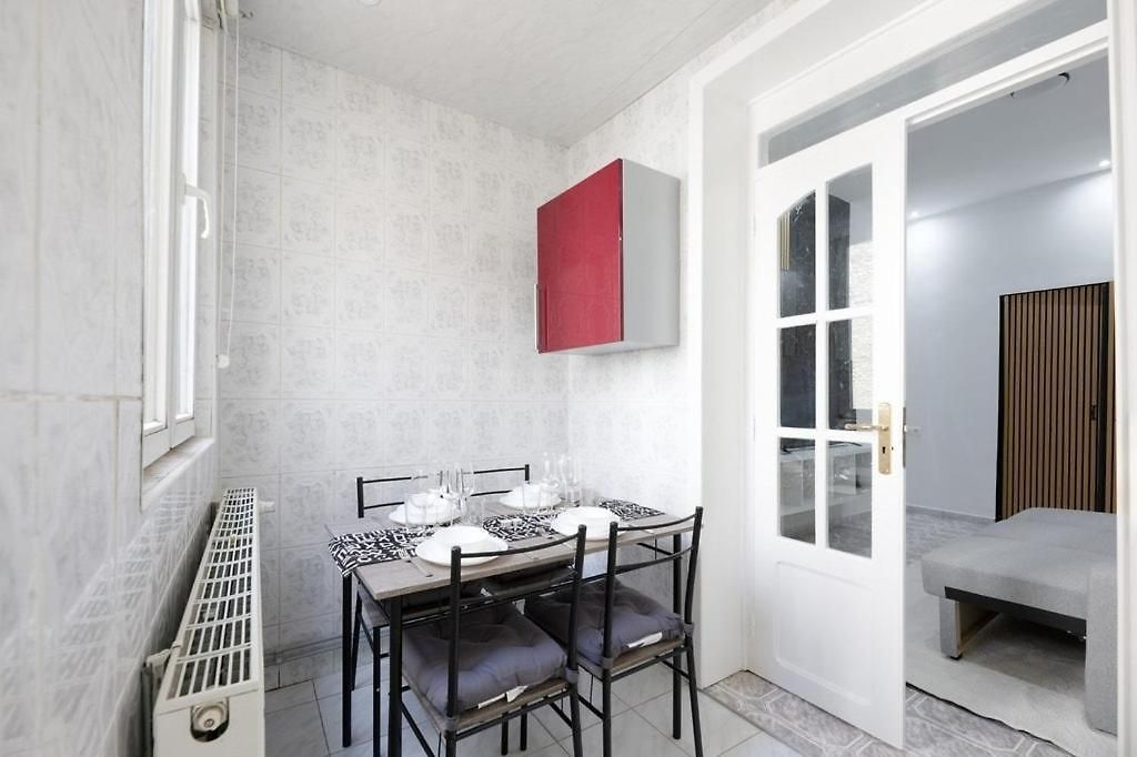 Cozy, Bright 2-bedroom Duplex In Brussels-laeken * Brussels