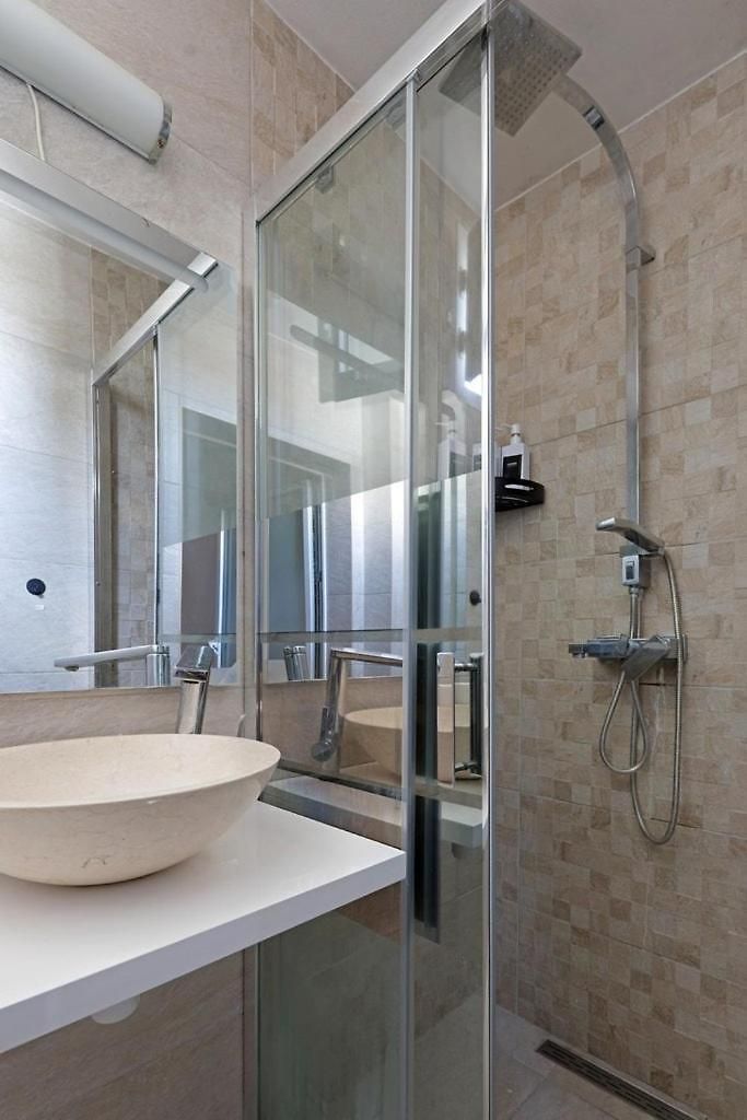 Apartment Cozy, Bright 2-bedroom Duplex In Brussels-laeken *
