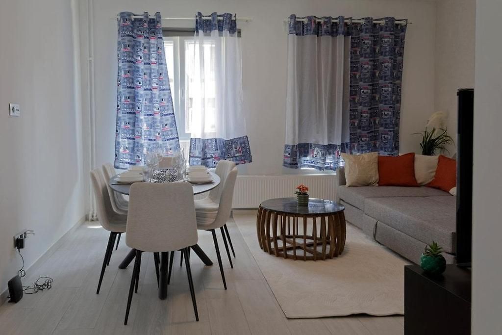 Apartment Cozy, Bright 2-bedroom Duplex In Brussels-laeken *