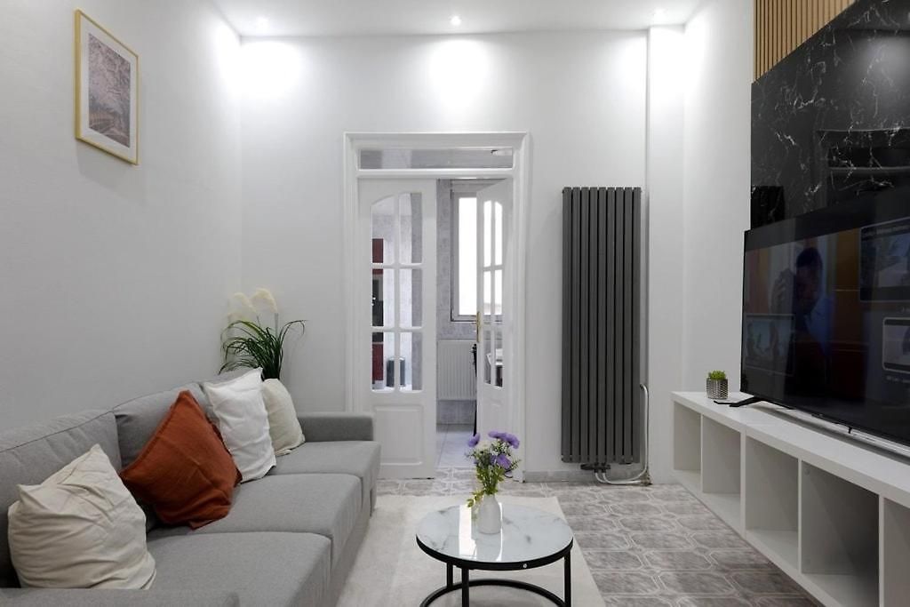 Apartment Cozy, Bright 2-bedroom Duplex In Brussels-laeken *