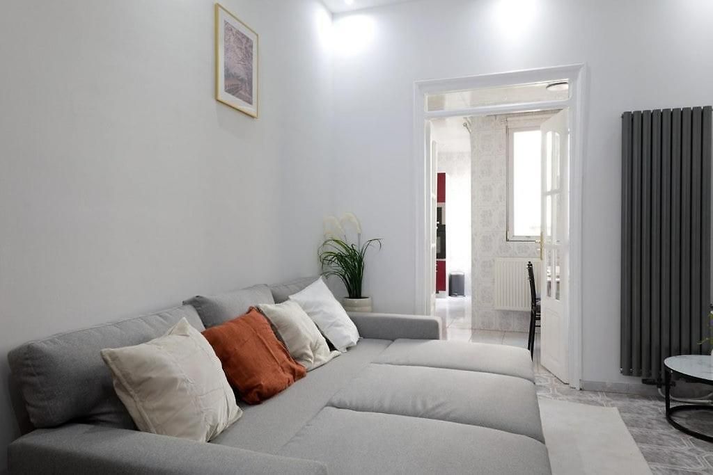Apartment Cozy, Bright 2-bedroom Duplex In Brussels-laeken