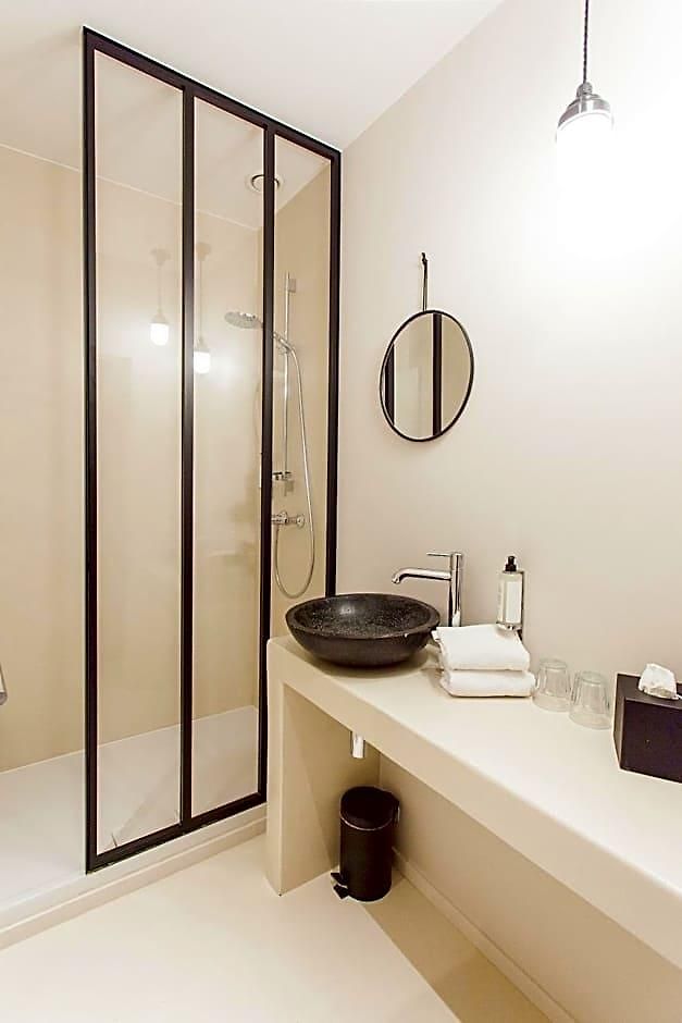 Hotel Latroupe Jardin Secret 3*