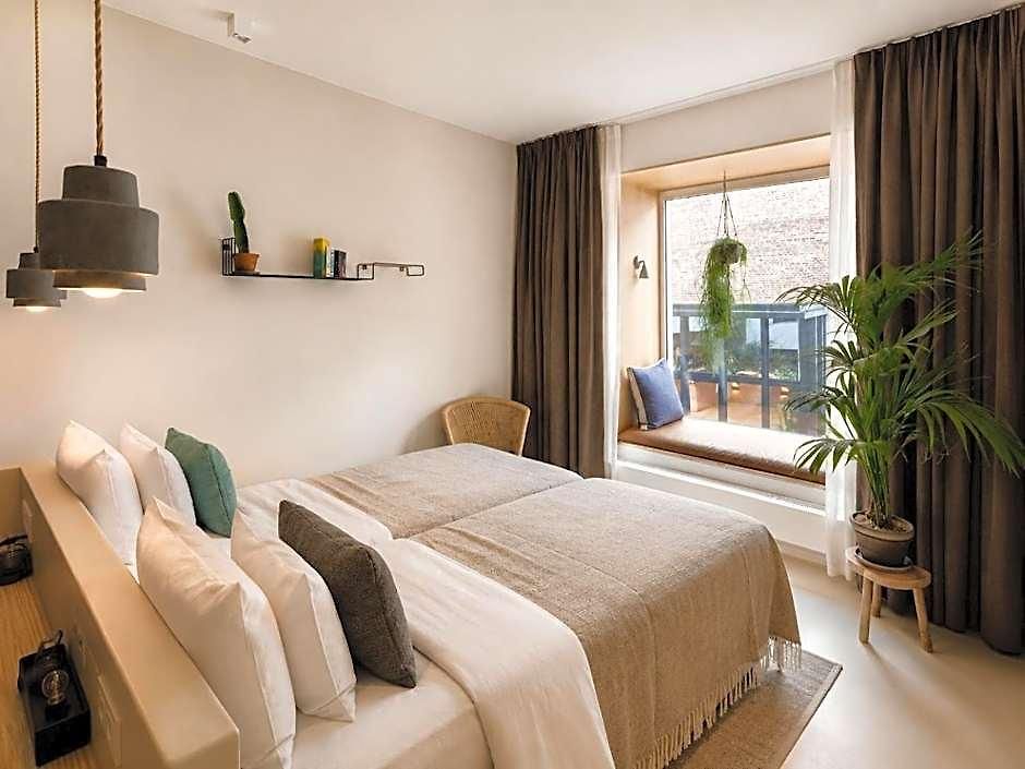Hotel Latroupe Jardin Secret Brussels