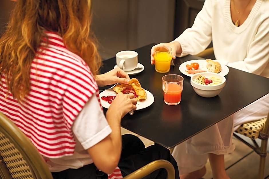 Hotel Latroupe Jardin Secret 3*