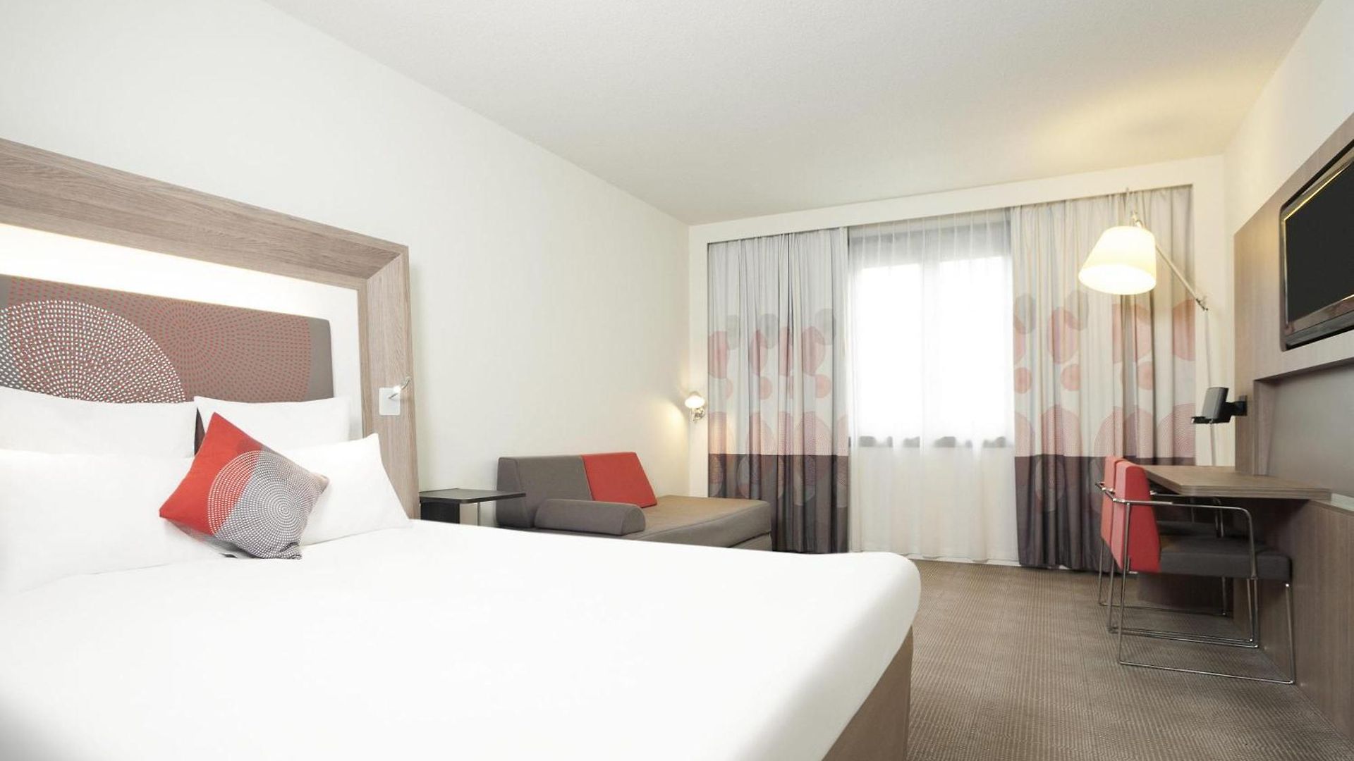 Novotel Off Grand Place 4*
