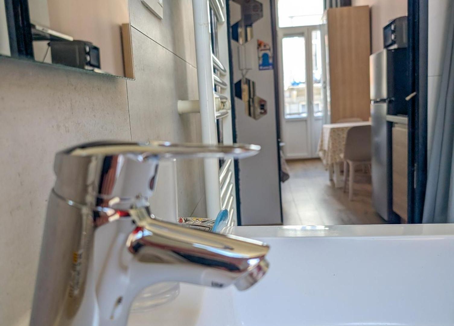 Superbe Au 1er Etage, Proche De La Gare Du Midi Apartment *