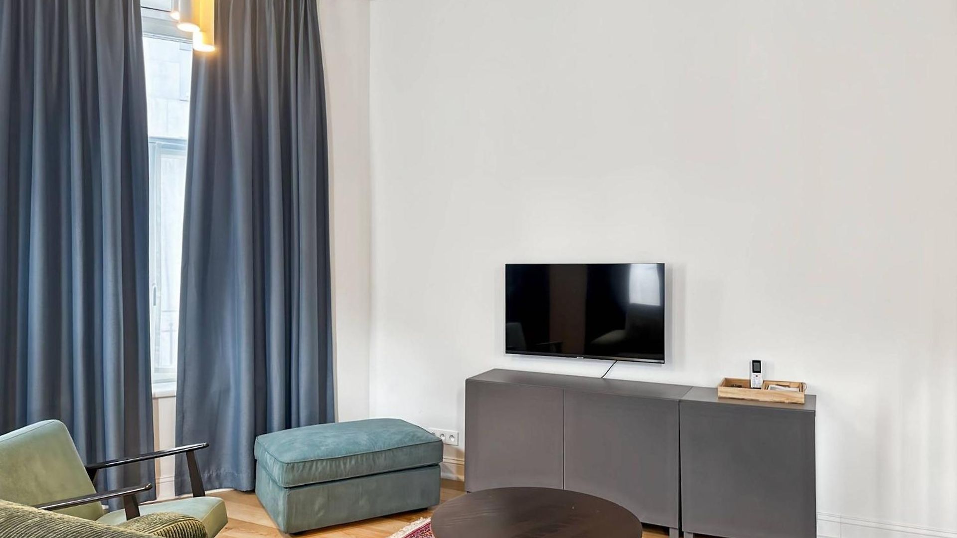Self Check In 2 Bedroom In