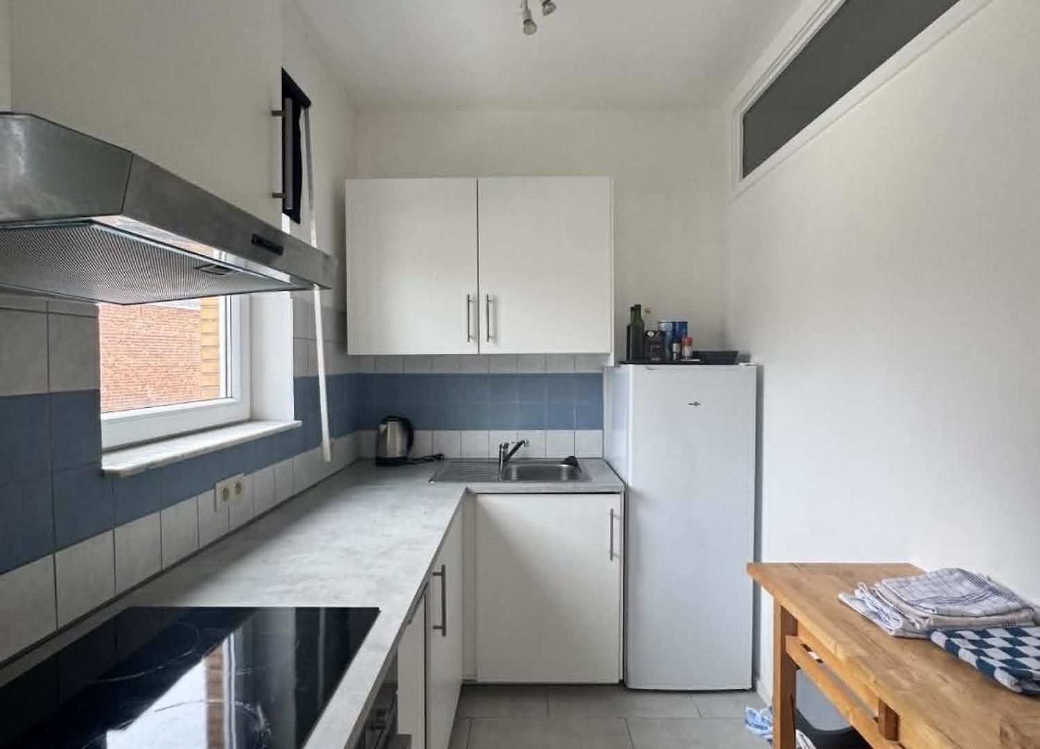 Quartier Ixelles - Metros Louise, Porte De Namur, Trone *