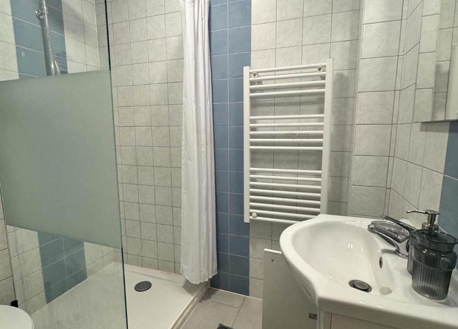 Apartment Quartier Ixelles - Metros Louise, Porte De Namur, Trone