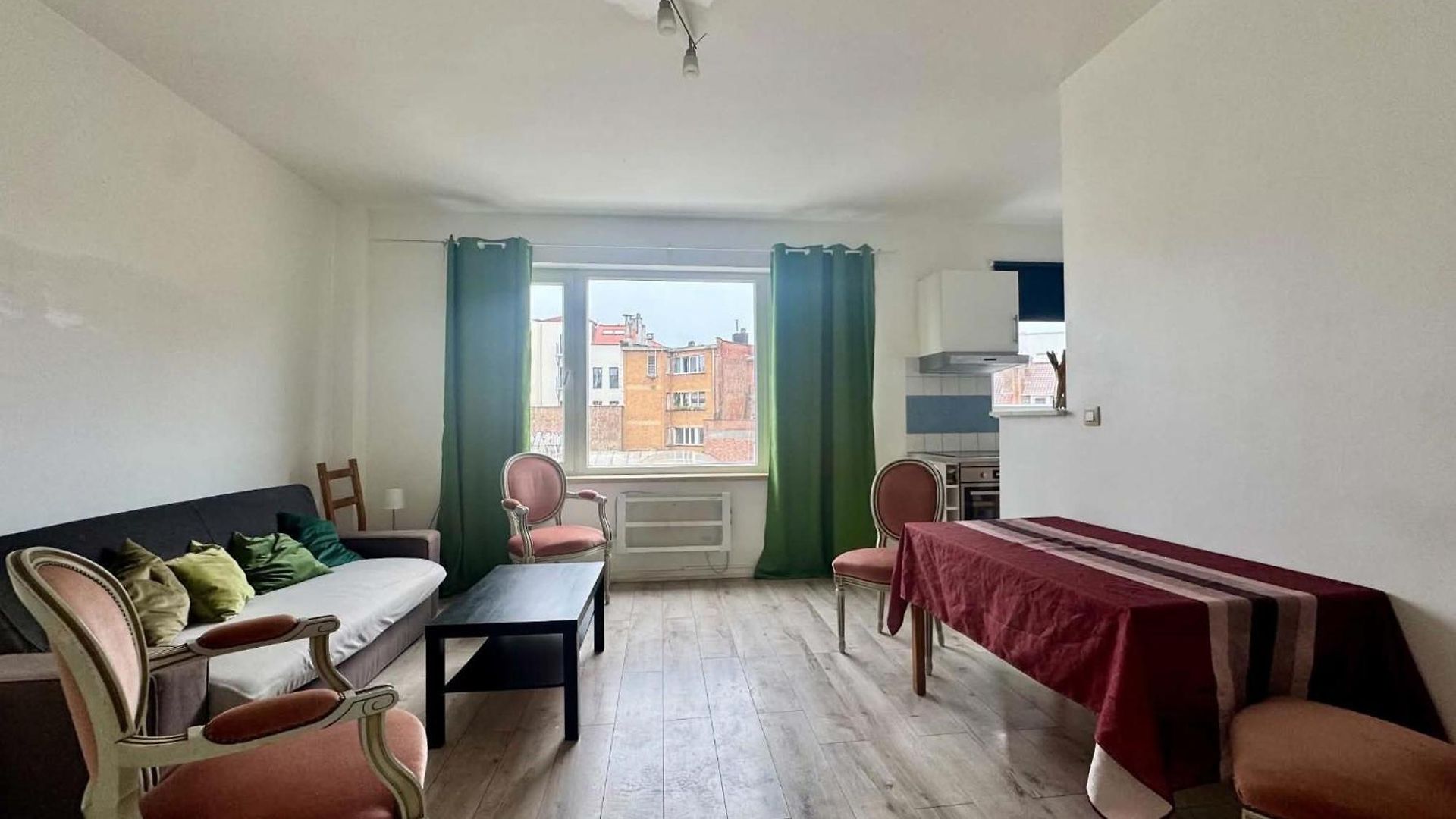 Apartment Quartier Ixelles - Metros Louise, Porte De Namur, Trone *