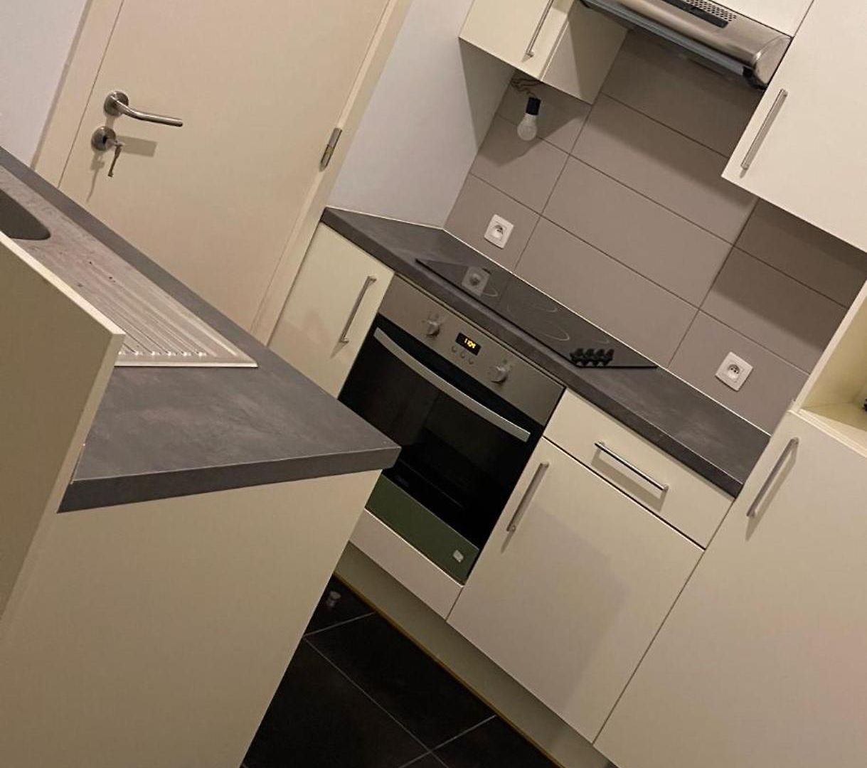 Modern Spacious 76M Apartment, 2 Sunny Terraces, Free Parking, Fast Wi-Fi, Near Brussels North Station & Tour Taxi Apartment Brussels