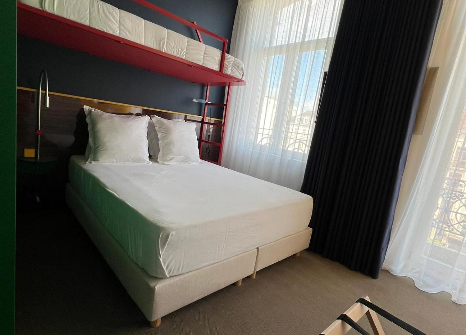 Kroma Hotel
