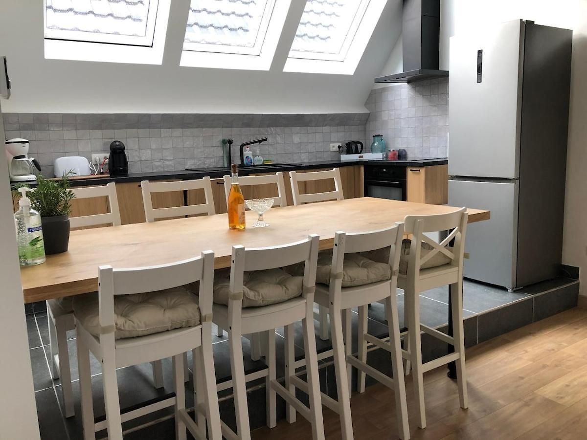 Spacious In An Authentic Mansion Apartment