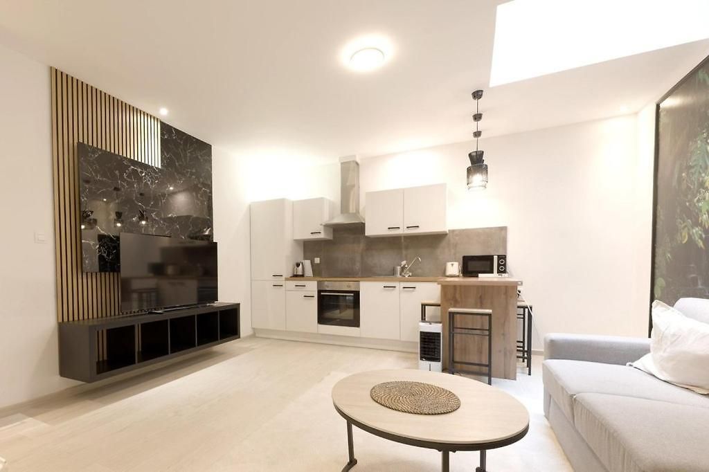 Apartment Cozy, Bright 2-bedroom Duplex In Brussels-laeken Brussels