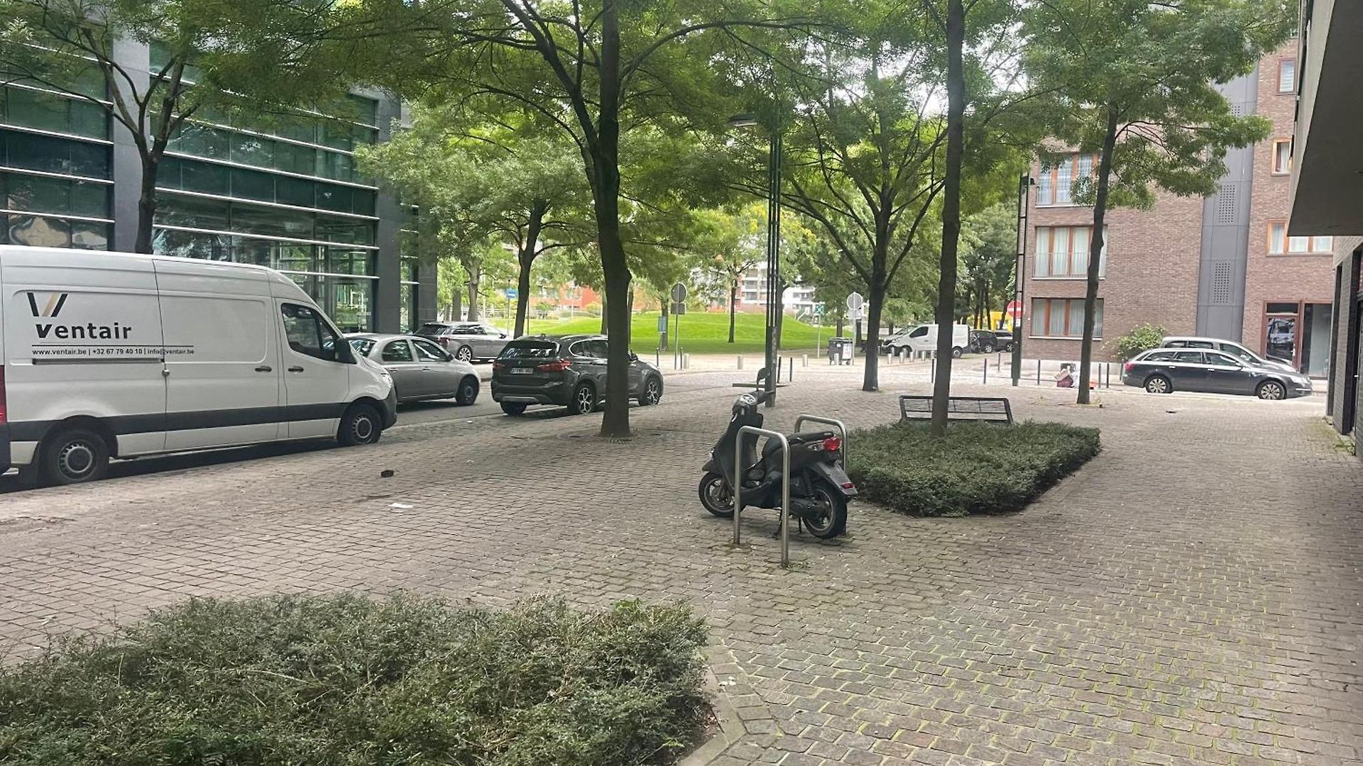 Apartment Modern Spacious 76M Apartment, 2 Sunny Terraces, Free Parking, Fast Wi-Fi, Near Brussels North Station & Tour Taxi *