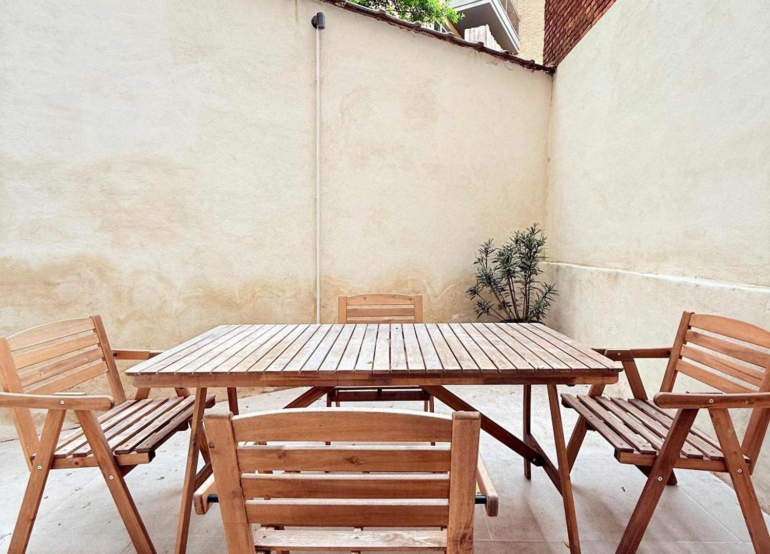 2 Bedrooms - Baby Crib & Furnished Terrace In Lovely Apartment *